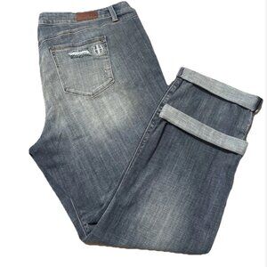 Hollywood Boyfriend Women Plus Size 22W Distressed Denim Capri Jeans RollUp NWT